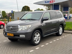 Toyota Land Cruiser V8 - 4.5 V8 D-4D VX High Roof Window Van