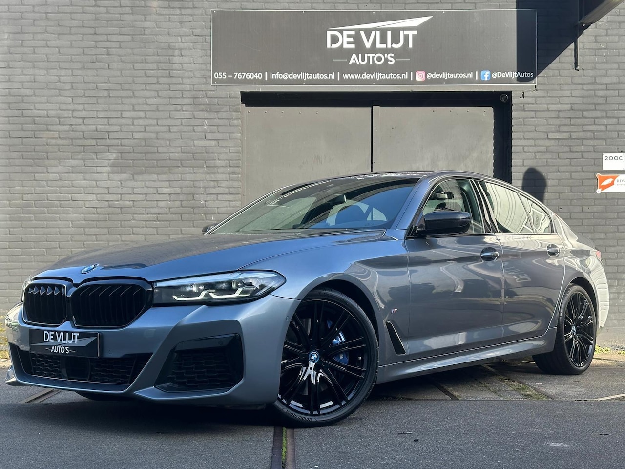 BMW 5-serie - 530d xDrive M-Pakket | Carplay | Led | Alcantara | Cruise Control | Climate Control | Elek - AutoWereld.nl