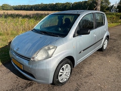 Daihatsu Sirion 2 - 1.3-16V Comfort AIRCO/NW APK/Elektr ramen/Rijdt perfect