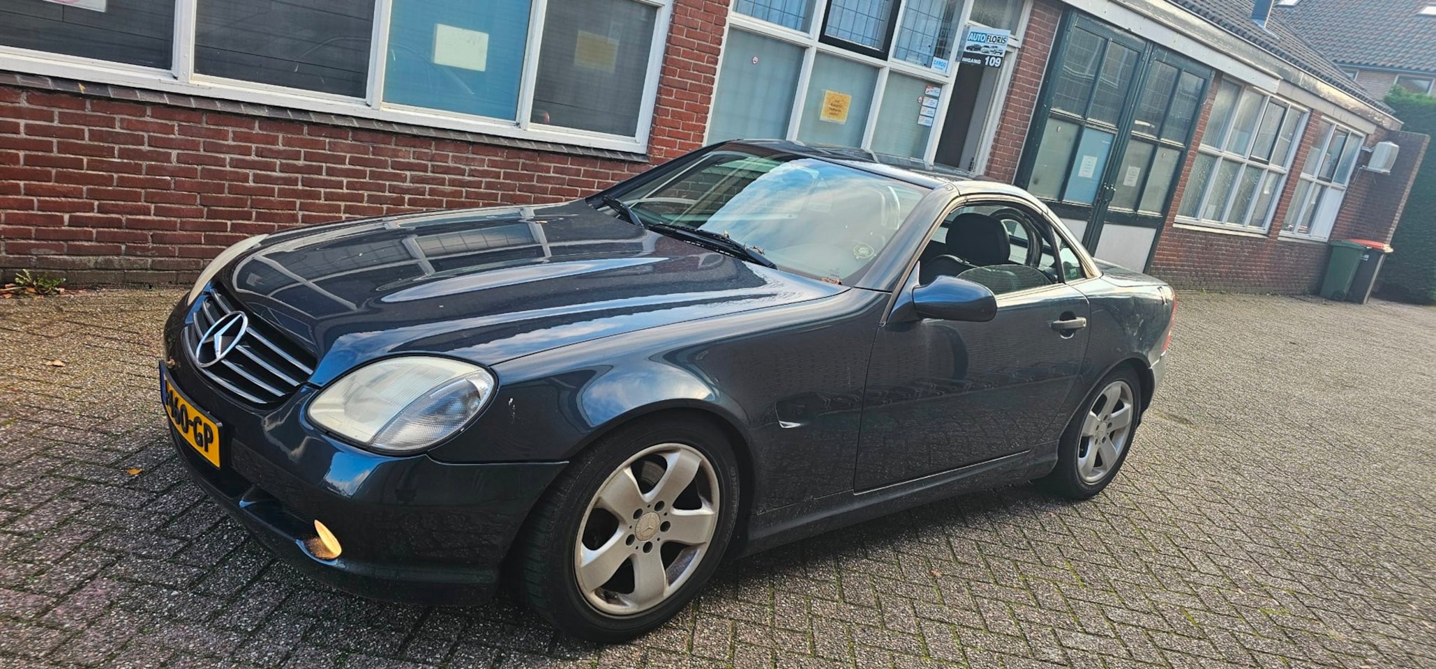 Mercedes-Benz SLK-klasse - 230 K. AMG Edition lage km aut dak defect - AutoWereld.nl