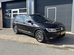 Volkswagen Tiguan - 1.5 TSI ACT Comfortline Business Afn trekhaak| PDC V+A| Stoelverwarming