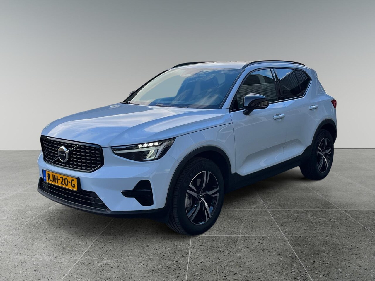 Volvo XC40 - 2.0 B4 Plus Dark | Trekhaak | Memory | Harman/Kardon | BLISS | - AutoWereld.nl