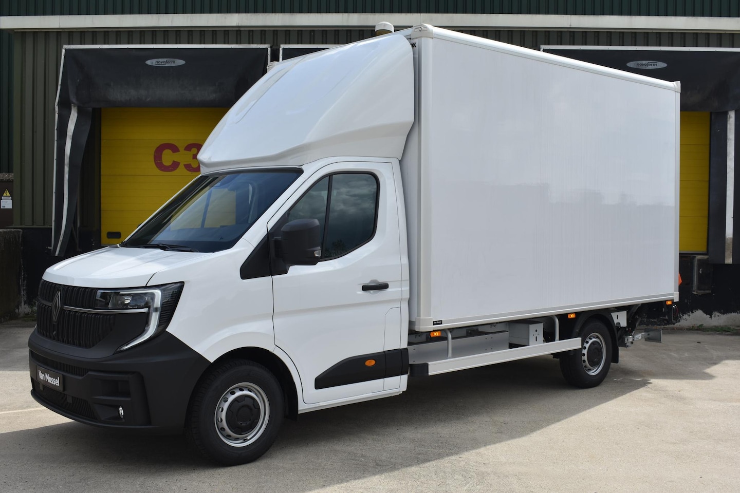 Renault Master E-Tech - T35 L3H1 Advance long range 87 kWh | gesloten laadbak + laadklep | uit voorraad leverbaar! - AutoWereld.nl