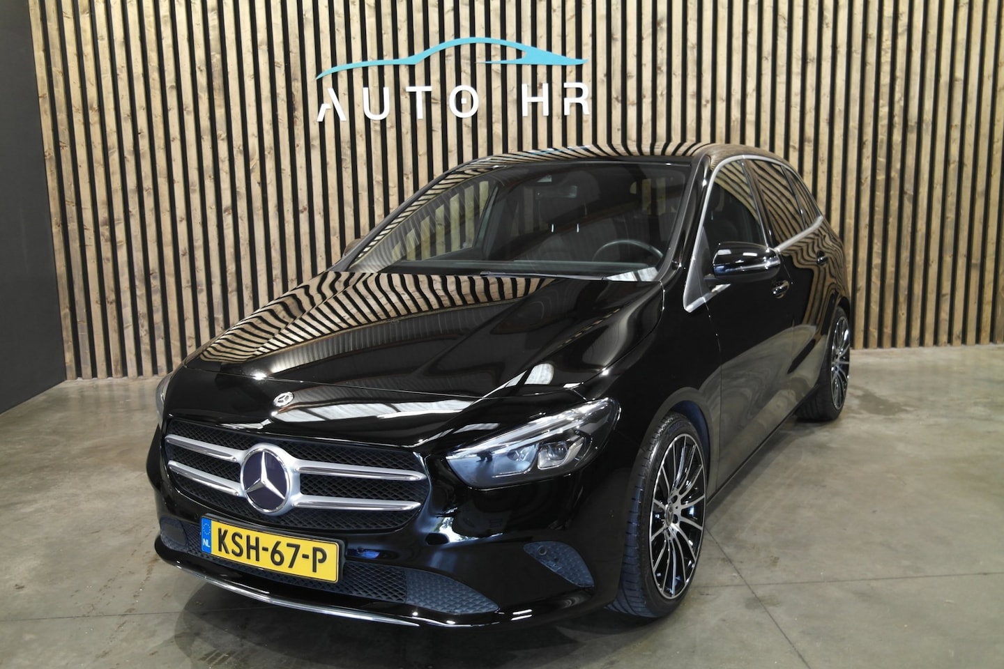 Mercedes-Benz B-klasse - 180 Automaat|Navi|19''AMG|Achteruitrijcamera|LED| - AutoWereld.nl