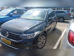Volkswagen Tiguan - 1.5 TSI Life | 150 PK | Automaat | Apple Carplay / Android Auto | Adaptieve Cruise Control