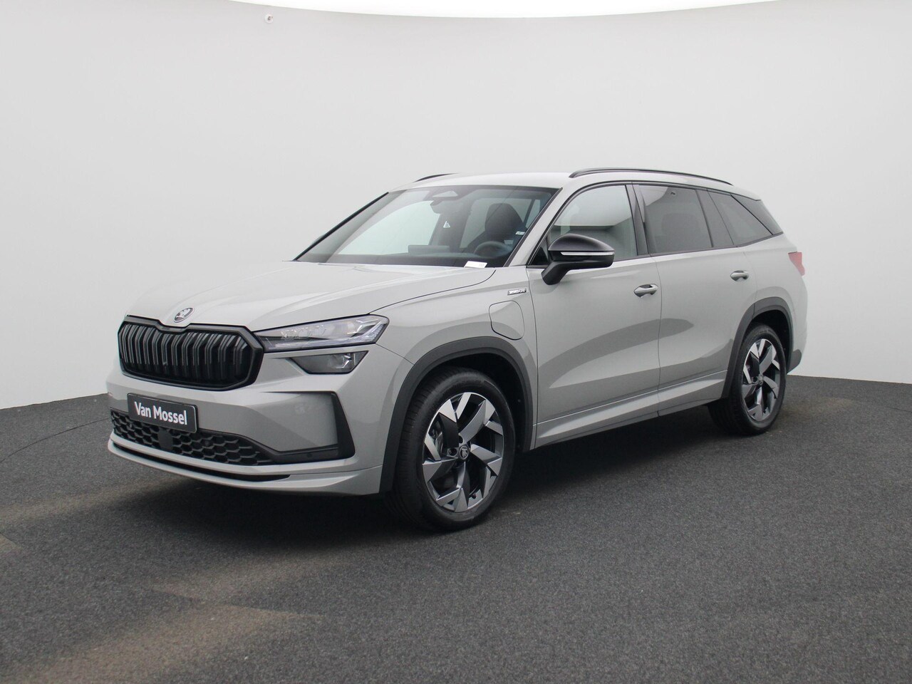 Skoda Kodiaq - 1.5 TSI PHEV Sportline Business 204 PK Automaat | Panormadak | Trekhaak | Canton Geluidssy - AutoWereld.nl