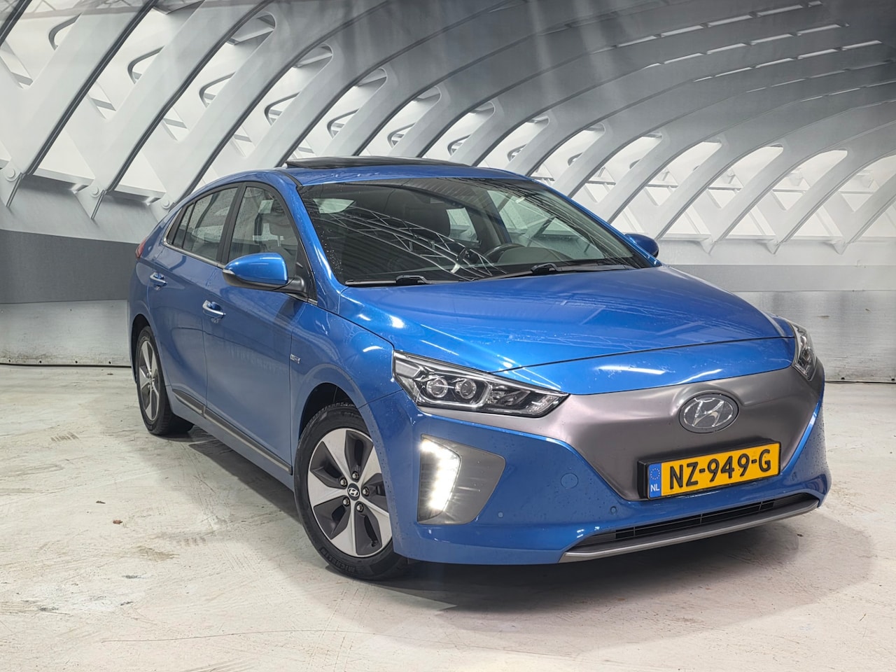 Hyundai IONIQ - Premium EV full optie leer memory - AutoWereld.nl