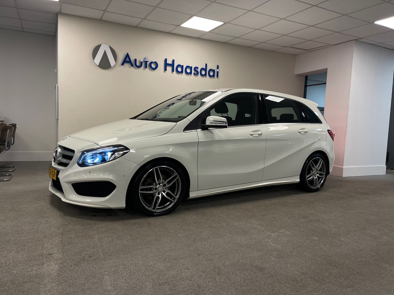 Mercedes-Benz B-klasse - B200|AMG-LINE|FACELIFT|CARPLAY|AUTOMAAT - AutoWereld.nl