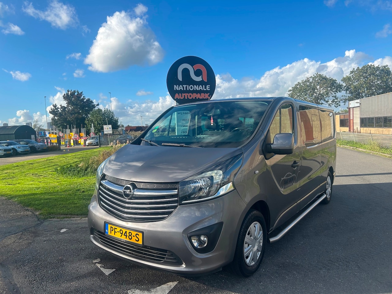 Opel Vivaro Combi - | 2016 | 1.6 CDTI L2H1 ecoFLEX 95 pk | 9-persoons | Ex BTW - AutoWereld.nl