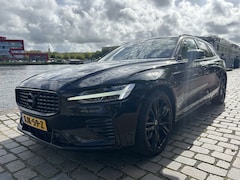 Volvo V60 - 2.0 T8 Twin Engine AWD R-Design Black Edition 390 PK als nieuw