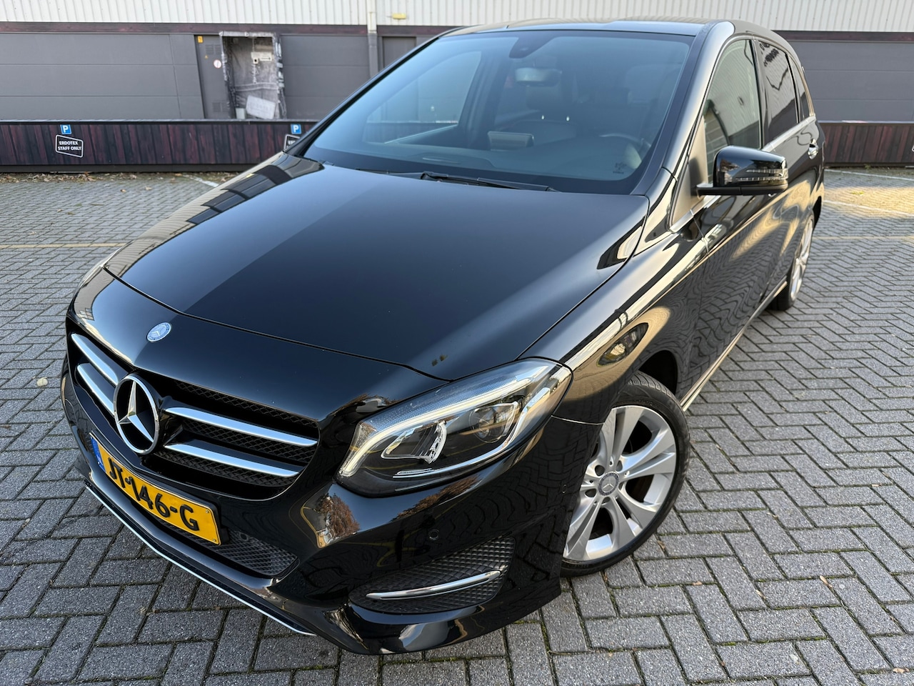 Mercedes-Benz B-klasse - 180 Ambition*CRUISE*PARK SENSOREN*NEW APK*CARPLAY*Regensensor - AutoWereld.nl