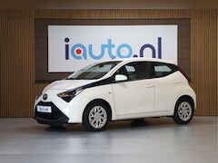 Toyota Aygo - 1.0 VVT-i x-play NL AUTO/Camera/Airco/Bluetooth/LED/15"/Elektr.Ramen