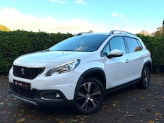 Peugeot 2008 - 1.2 PureTech Allure Trekhaak/achteruitrijcamera/Navi/lm velgen