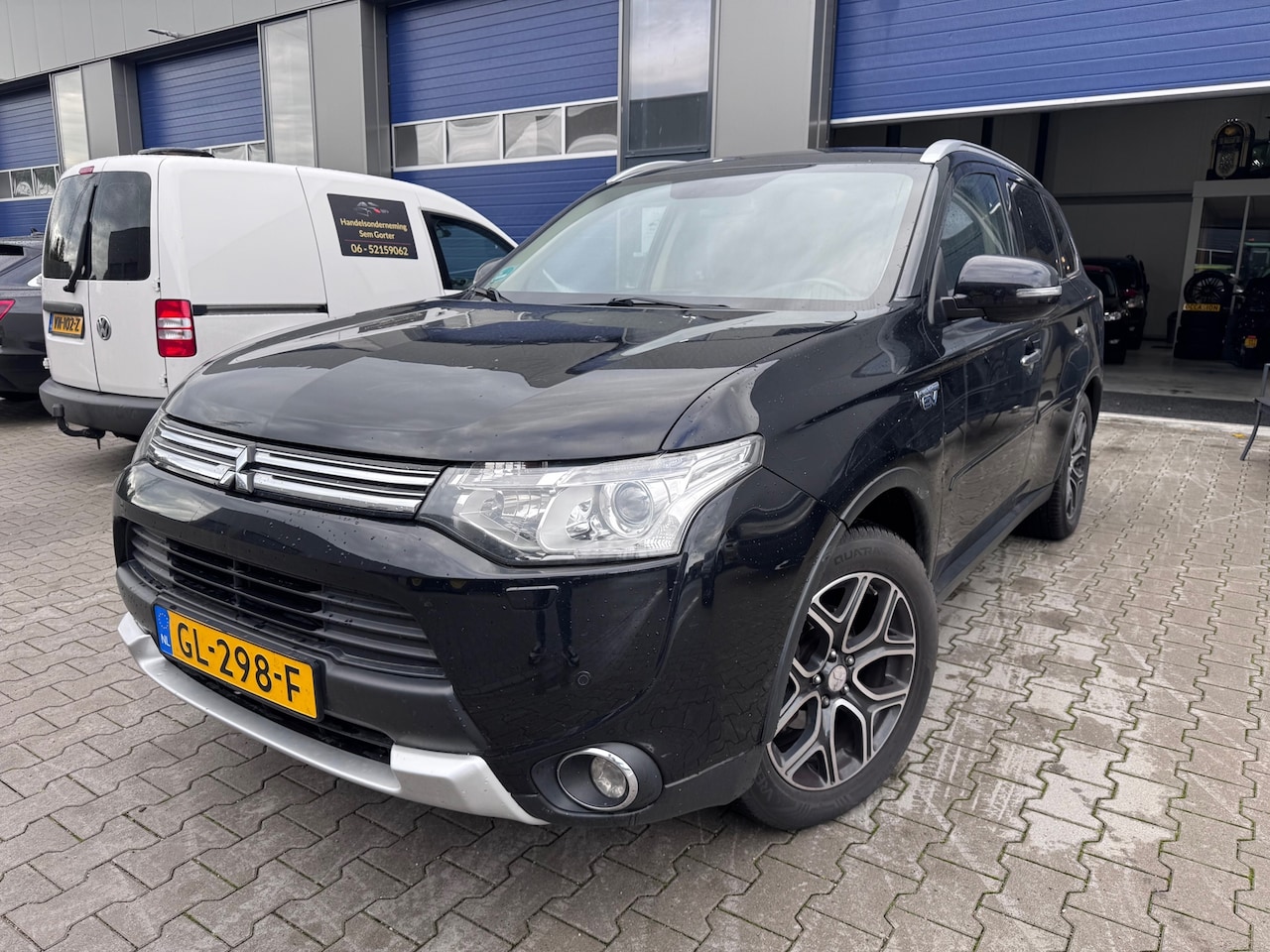 Mitsubishi Outlander - 2.0 PHEV Pure LPG|leder|handel-export!! - AutoWereld.nl