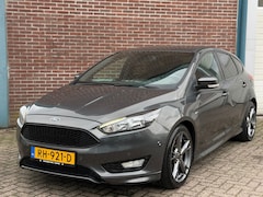 Ford Focus - 1.5 ST-Line | Nap | Netjes