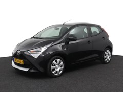 Toyota Aygo - 1.0 VVT-i x-play | Parkeercamera | Groot mediascherm | Apple Carplay Android Auto |