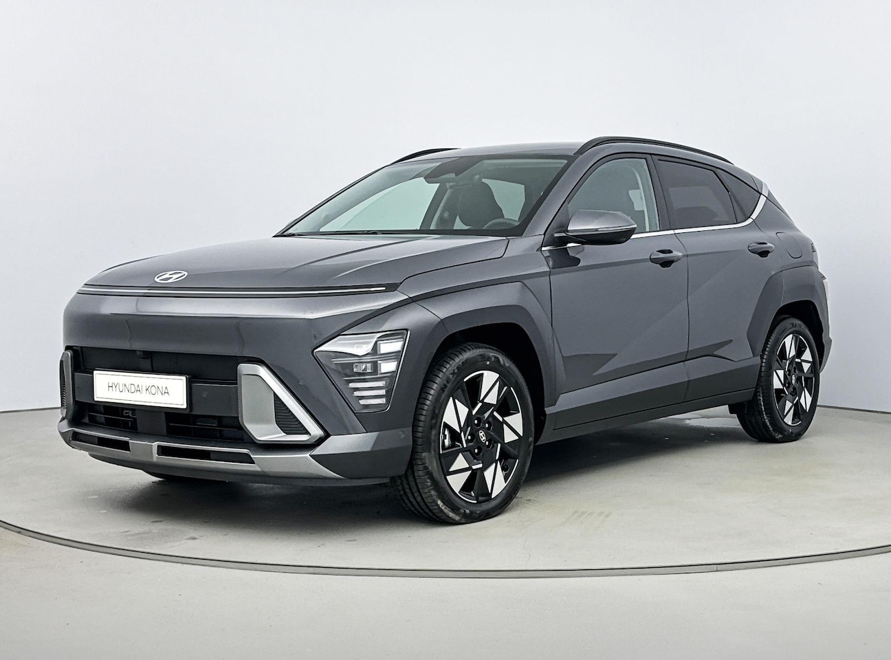 Hyundai Kona - 1.6 GDI HEV Premium Sky | 19 INCH VELGEN | APPLE CARPLAY | ACHTERUITRIJCAMERA | PANORAMADA - AutoWereld.nl