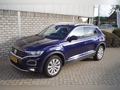 Volkswagen T-Roc - 1.5 TSI Sport Stoel/Stuurverw Sportst Navi Camera Clima Adaptieve Cruise Apple Carplay LED
