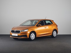 Skoda Fabia - 1.0 TSI Ambition 95 pk | Navigatie via App | Parkeersensoren achter | Cruise control | LED