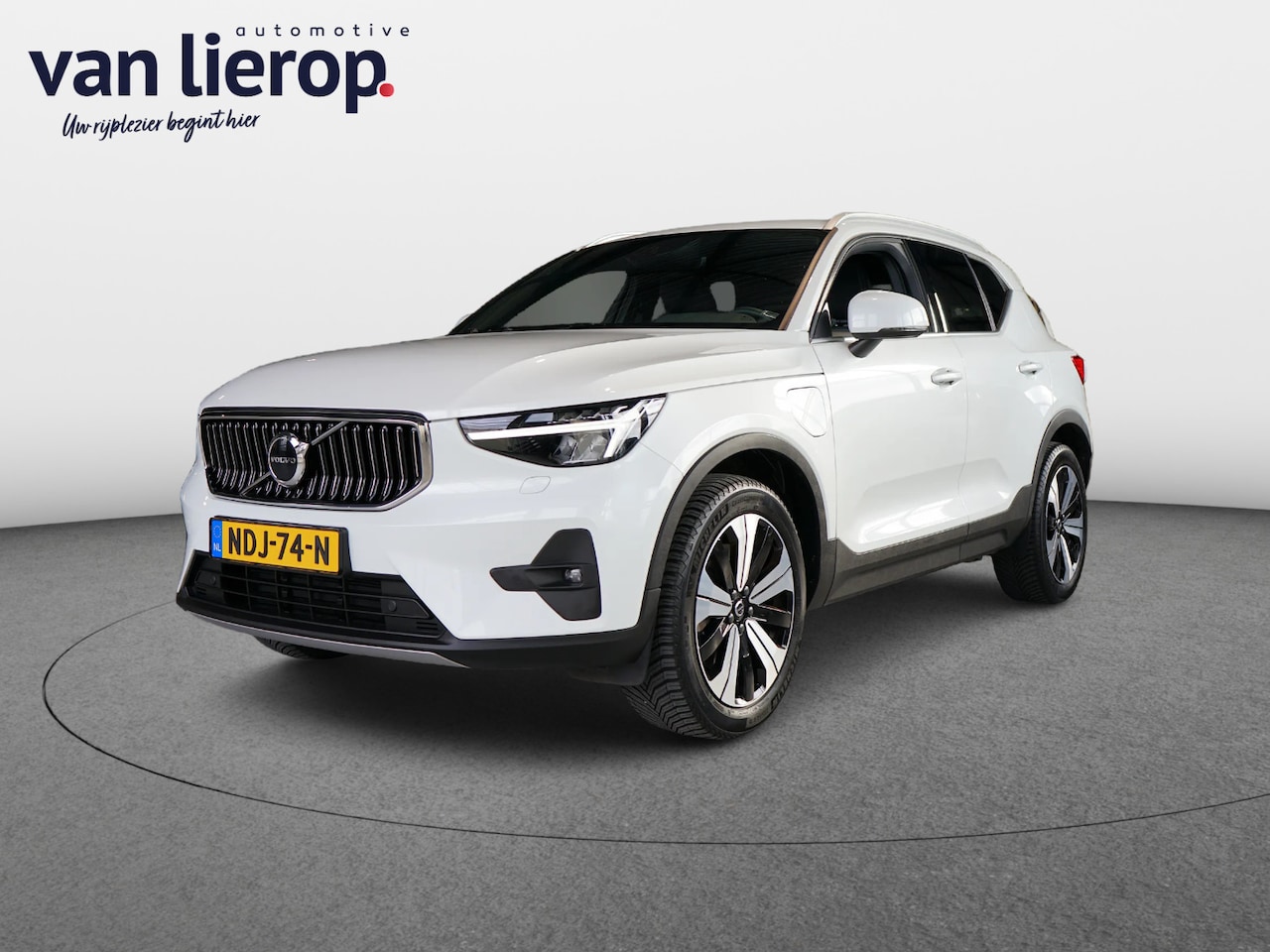Volvo XC40 - 1.5 T4 Plug-in hybrid ACC | STOEL/STUUR-VERWARMING - AutoWereld.nl