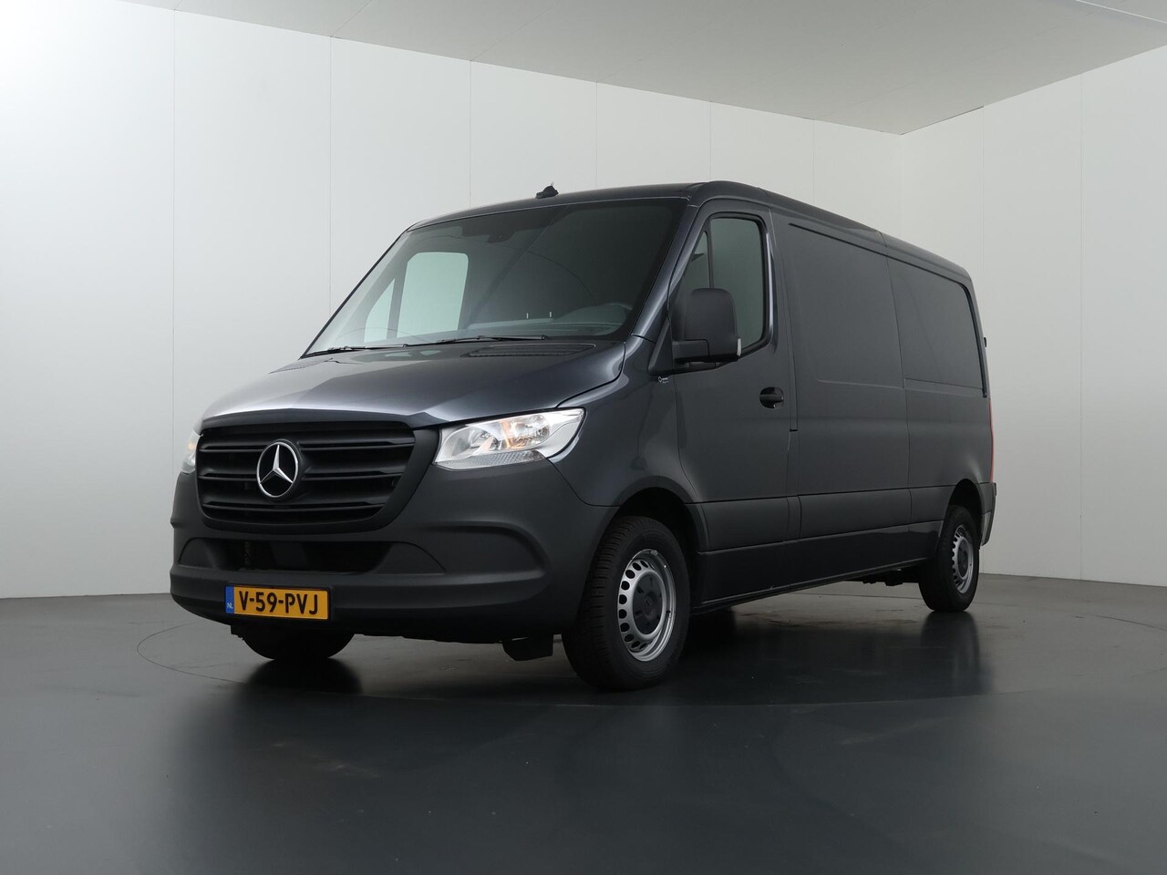 Mercedes-Benz Sprinter - 211 CDI L2 H1 | AIRCO | 3-ZITS | MBUX | BLUETOOTH - AutoWereld.nl