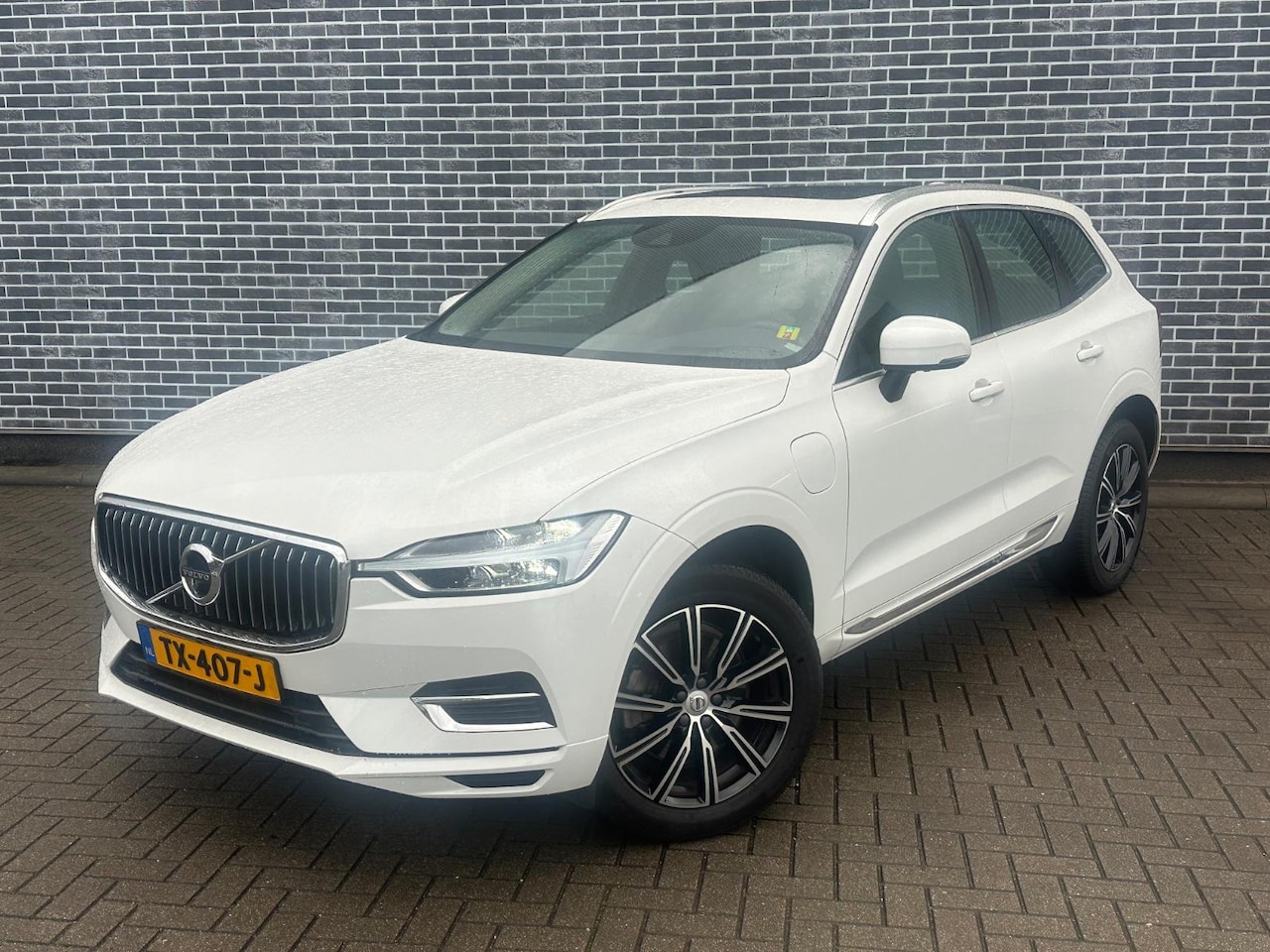 Volvo XC60 - 2.0 T8 Twin Engine AWD Inscription | Plug-in Hybrid (PHEV) | Head-up Display | Panoramadak - AutoWereld.nl