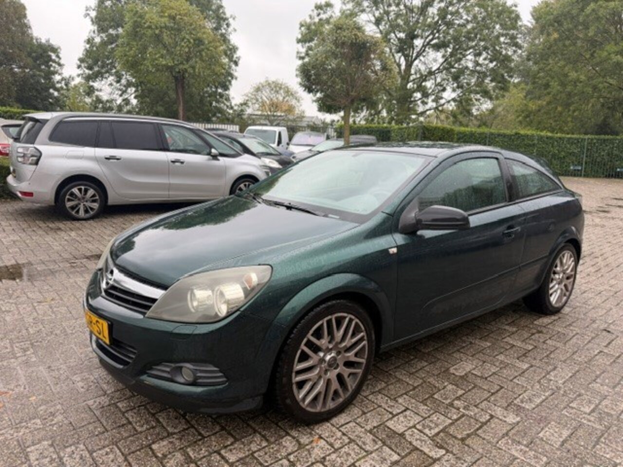 Opel Astra GTC - 1.8 Sport/ airco/ sportvelgen/ stereo /etc.NAP met 205060 km./ APK tot 02/2027 / auto is i - AutoWereld.nl