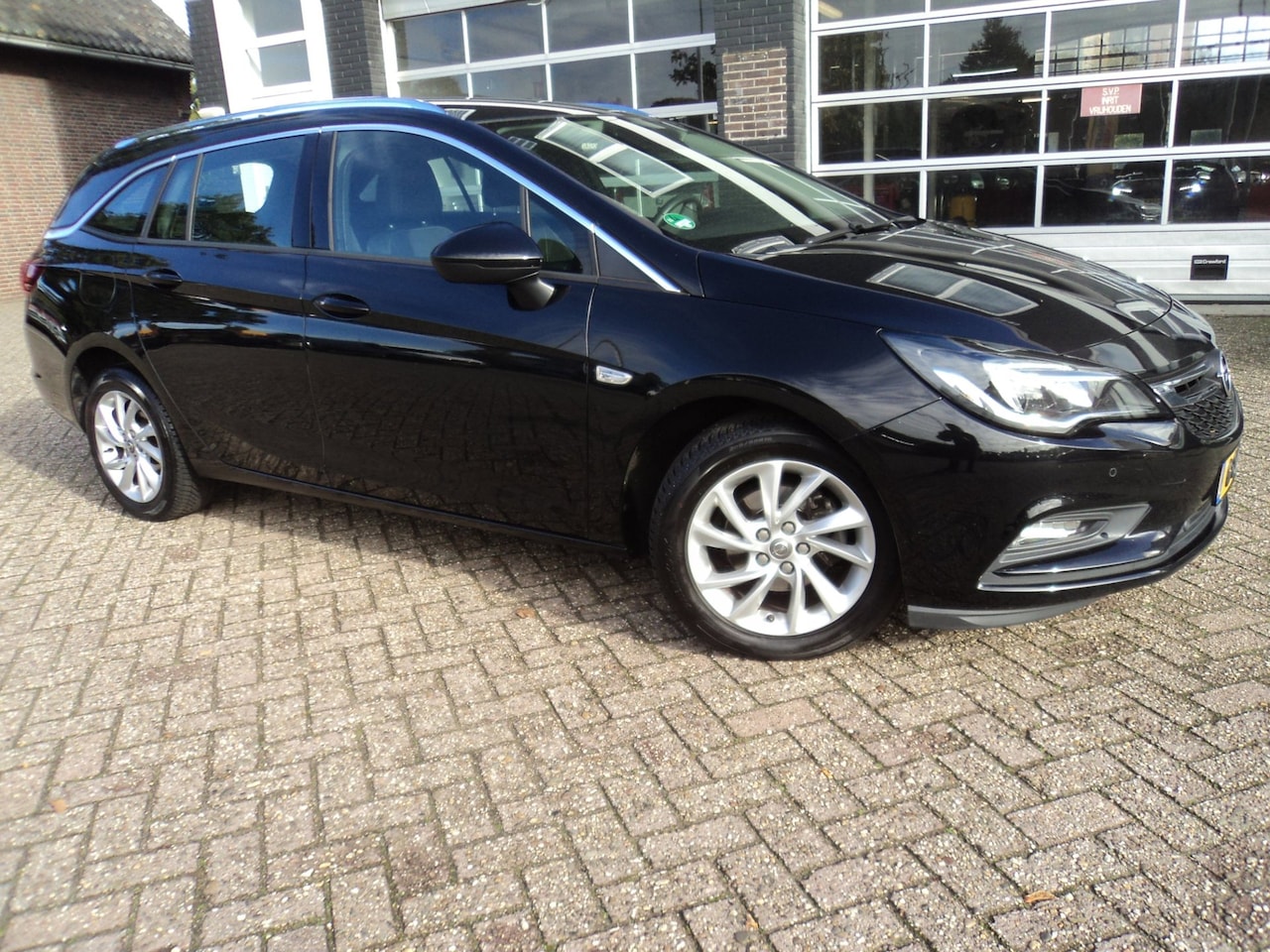 Opel Astra Sports Tourer - 1.0 Turbo Business Executive - AutoWereld.nl