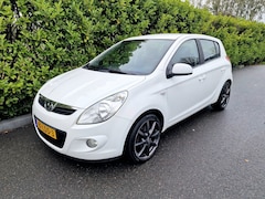 Hyundai i20 - 1.2i DynamicVersion Airco parkeersensoren