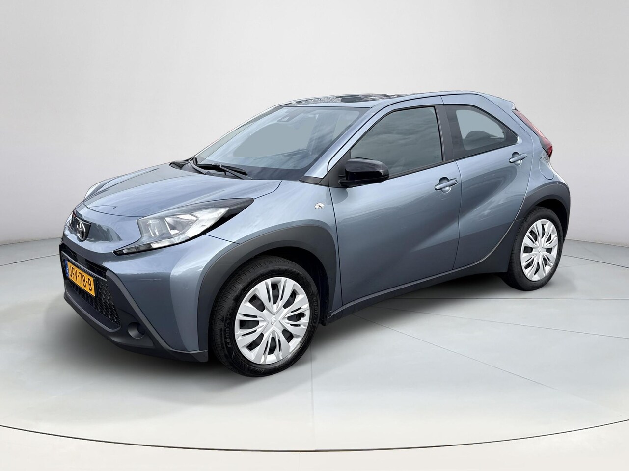 Toyota Aygo X - 1.0 VVT-i MT Play | CarPlay | Achteruitrijcamera - AutoWereld.nl