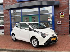 Toyota Aygo - 1.0 VVT-i x-play Navigatie full map/ carplay/android