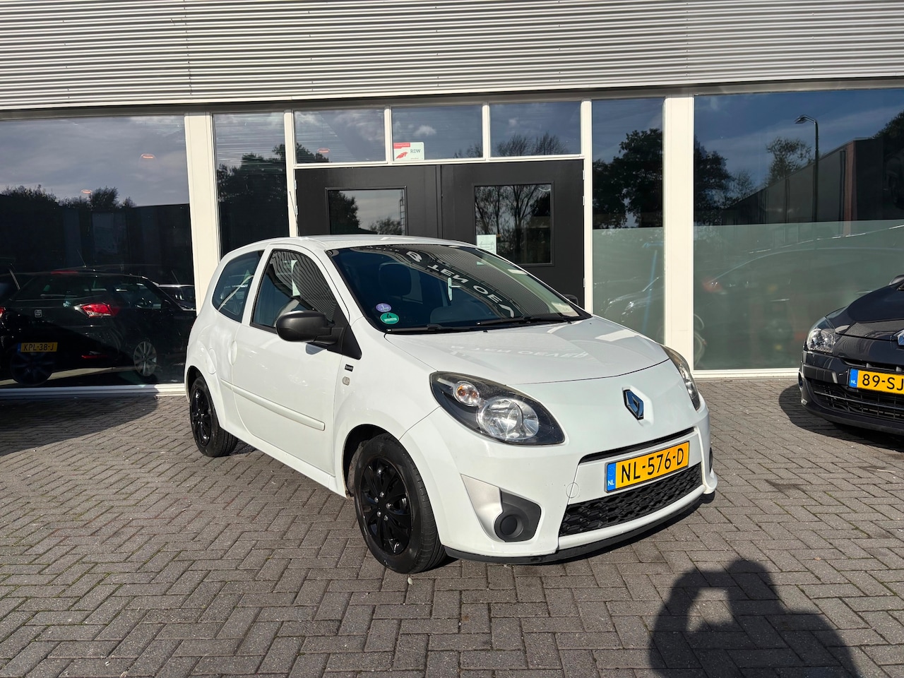 Renault Twingo - 1.2-16V Miss Sixty / Airco - AutoWereld.nl