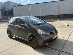 Toyota Aygo - 1.0-12V + NEW Koppeling NEW APK 5 DR