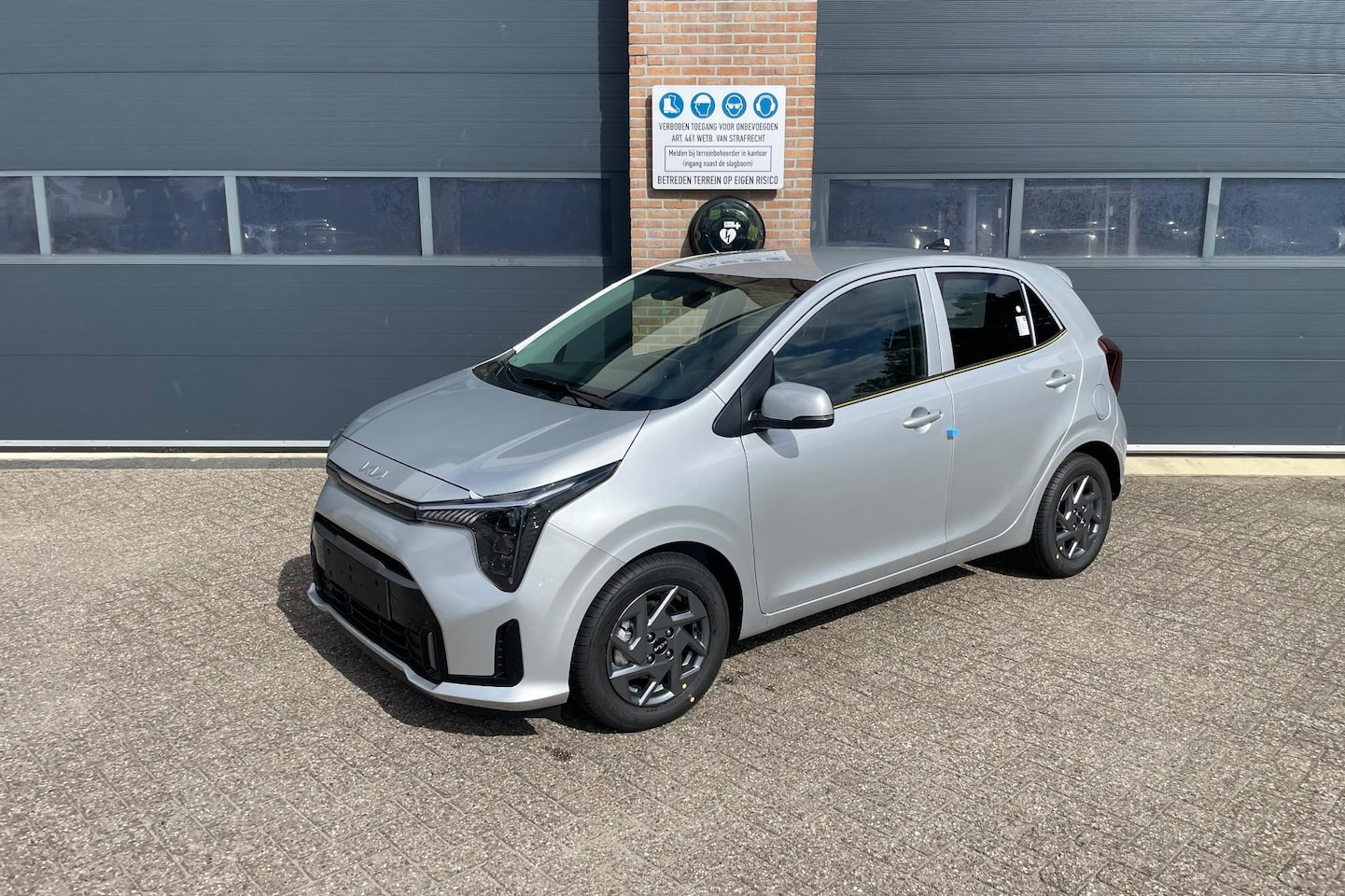 Kia Picanto - 1.0 GDi DynamicPlusLine Snel Leverbaar | Lichtmetalen Velgen | Achteruitrijcamera | Naviga - AutoWereld.nl