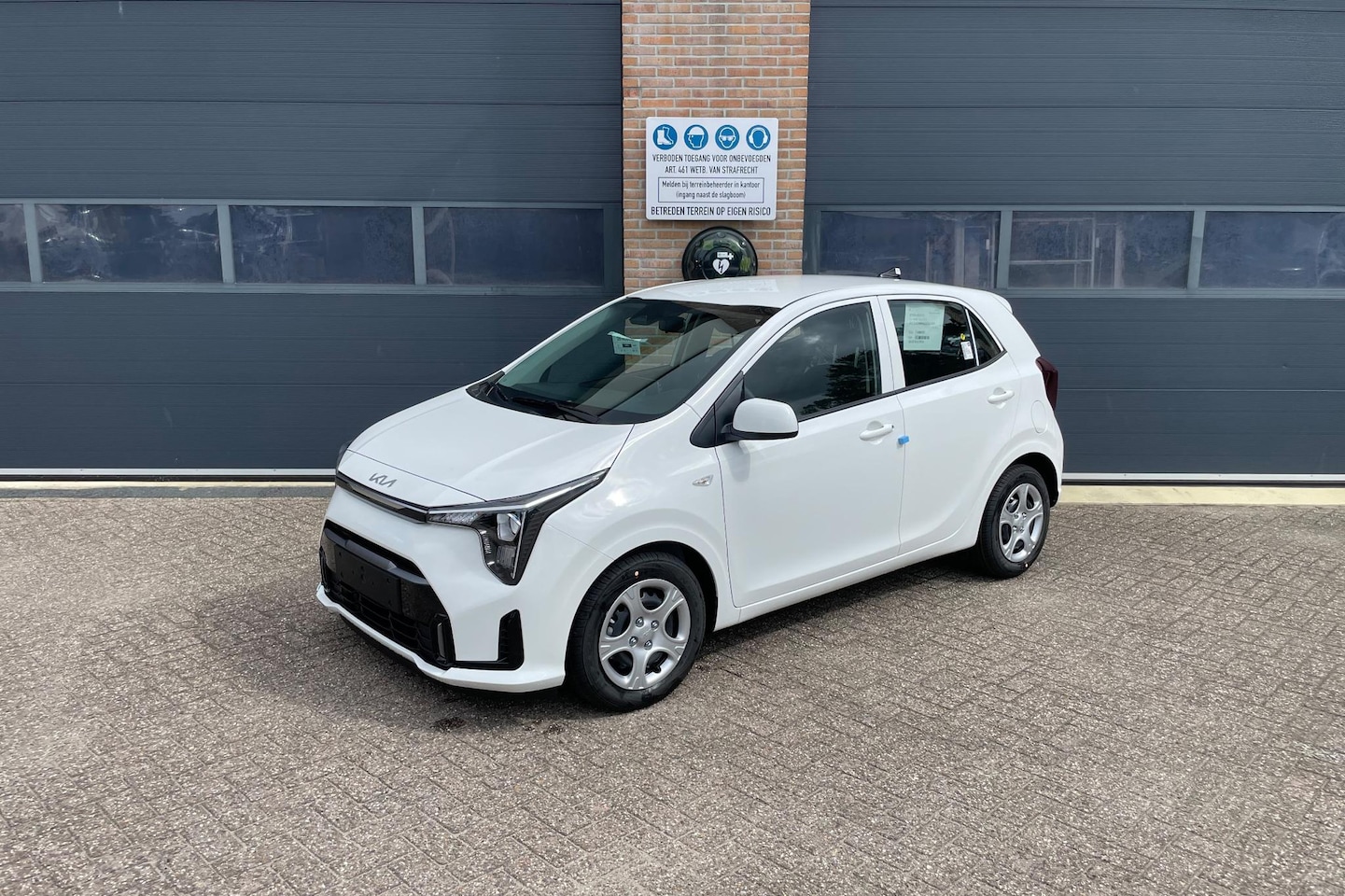 Kia Picanto - 1.0 GDi DynamicLine Snel Leverbaar | Cruise Control | Achteruitrijcamera | Navigatie | - AutoWereld.nl