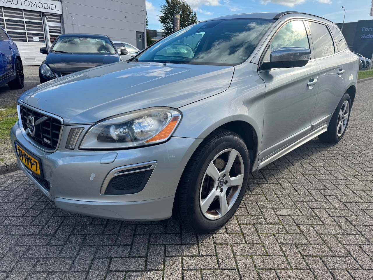 Volvo XC60 - 2.0 D3 R-Design Garantie - AutoWereld.nl