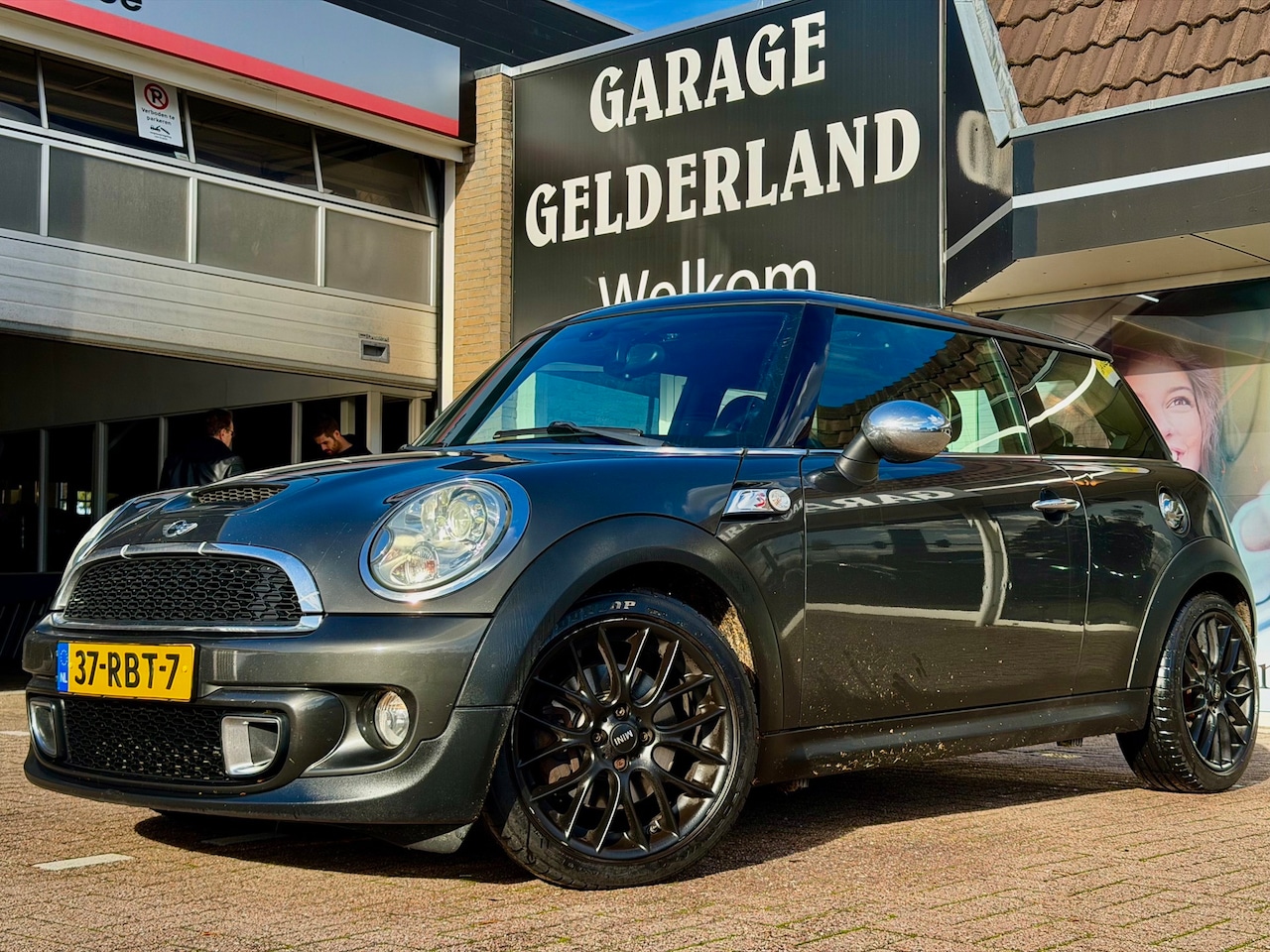 MINI 3-Deurs - 1.6 Cooper S 10 Years II | LEDER | CRUISE | CLIMATE | NAVI | FULL-LED | FULL-OPTION - AutoWereld.nl