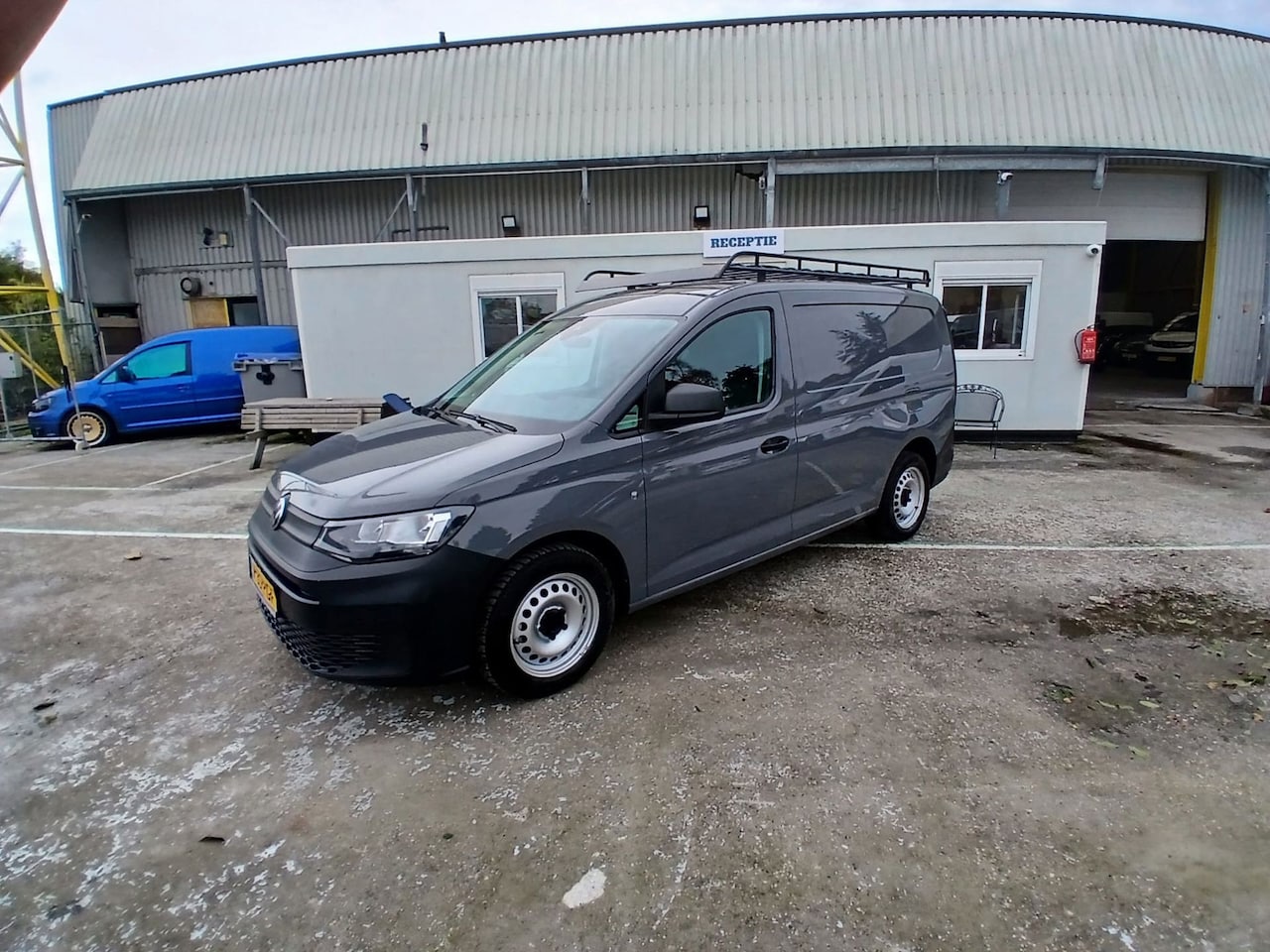 Volkswagen Caddy Cargo Maxi - 2.0 TDI automaat l2 lengte 2 lange uitvoering - AutoWereld.nl
