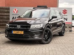 Volkswagen Tiguan - 2.0 TSI 4Motion Highline Trekhaak | Stoel/Stuurverwarming | Achteruitrijcamera | Apple Car