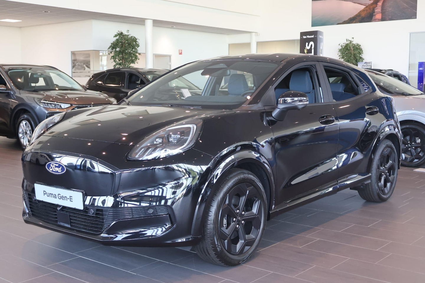 Ford Puma Gen-E - BlueCruise Edition 47 kWh | Voorraad! | Winterpack | Adaptive Cruise | 360 camera |  Matri - AutoWereld.nl