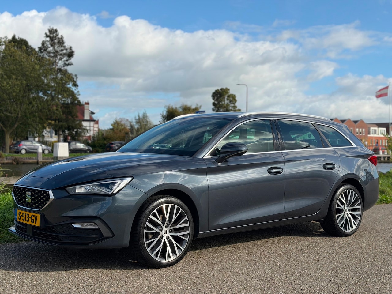 SEAT Leon Sportstourer - 1.5 TSI Xcellence KEYLESS LED CAMERA CARPLAY 1E EIG - AutoWereld.nl