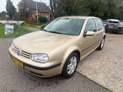 Volkswagen Golf - 1.6-16V Trendline