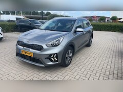Kia Niro - 1.6 GDi Hybrid DynamicLine | Meer foto's volgen | Navigatie | Camera | Climate control | A