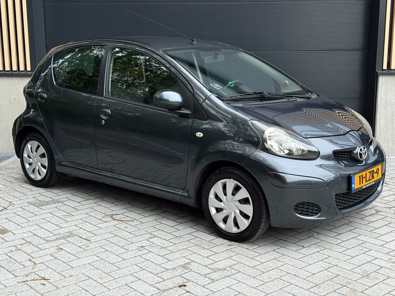 Toyota Aygo - 1.0-12V Comfort AUTOMAAT, Airco, CarPlay etc! - AutoWereld.nl