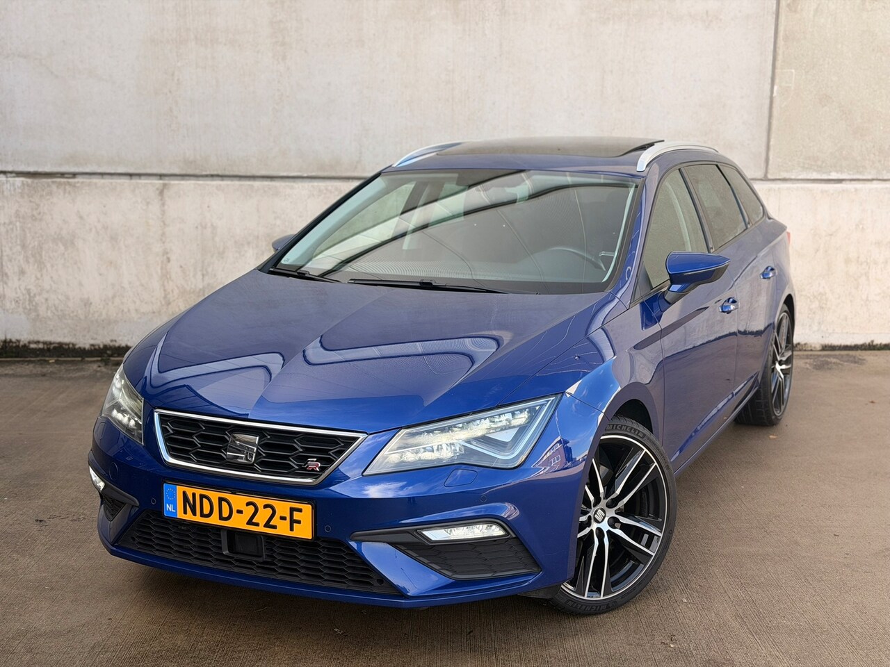 SEAT Leon ST - FR 1.8 TSI DSG Pano 19'' Sound CarPlay ACC Leder/alca LED - AutoWereld.nl
