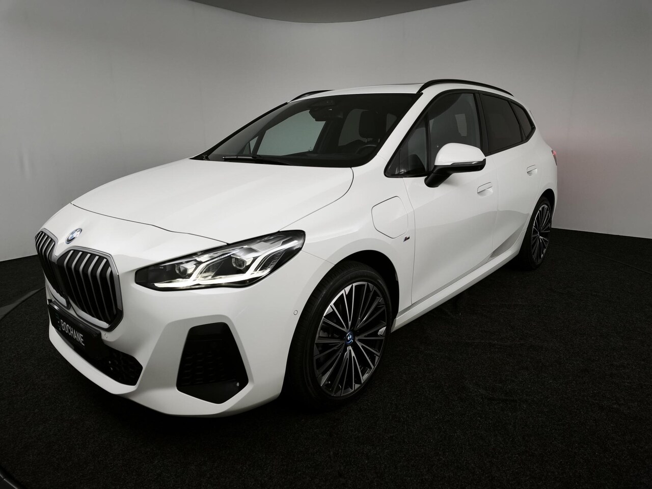 BMW 2-serie Active Tourer - 225e xDrive |  M-Sport | Panoramadak | Lederen bekleding | Head-up display | - AutoWereld.nl