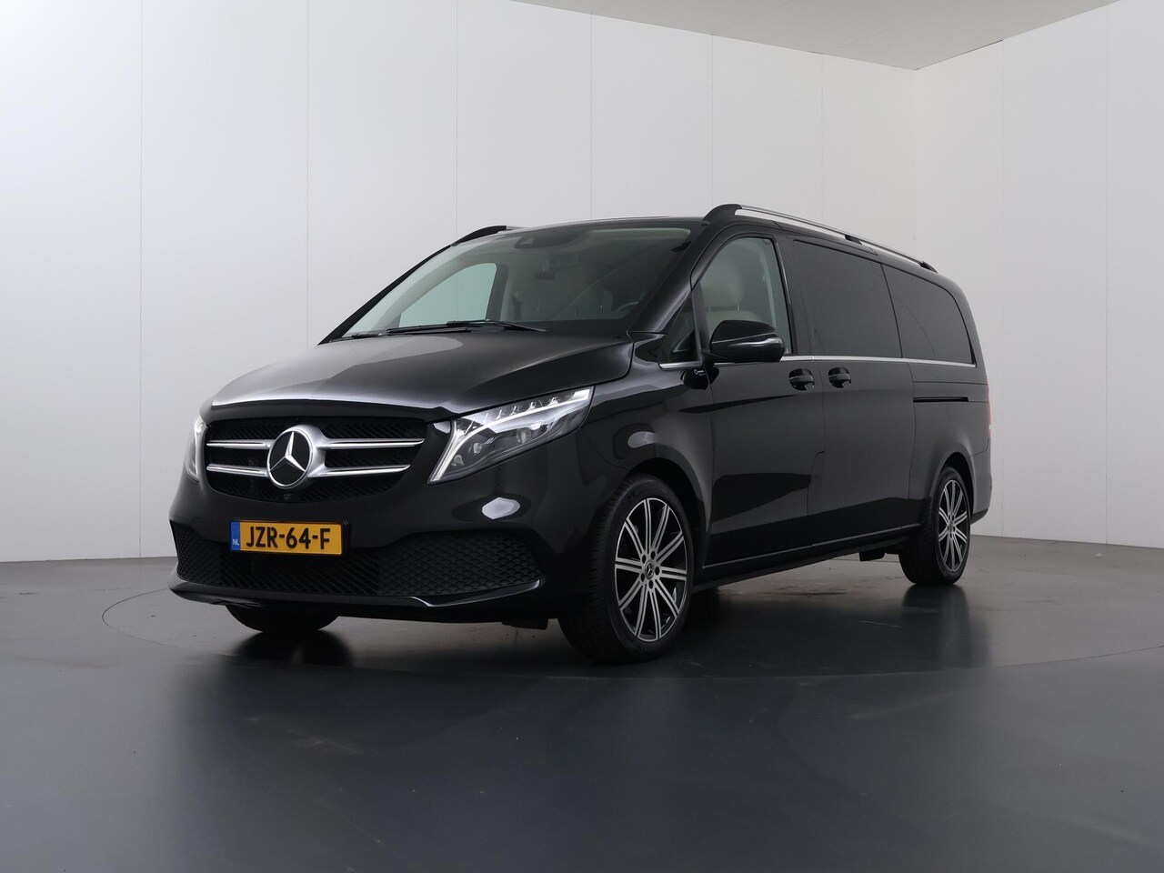 Mercedes-Benz V-klasse - 300d | 8-ZITS | XL L3 | MARGE | AVANTGARDE EDITION | 360 CAMERA | AIRMATIC | 19" WIELEN | - AutoWereld.nl