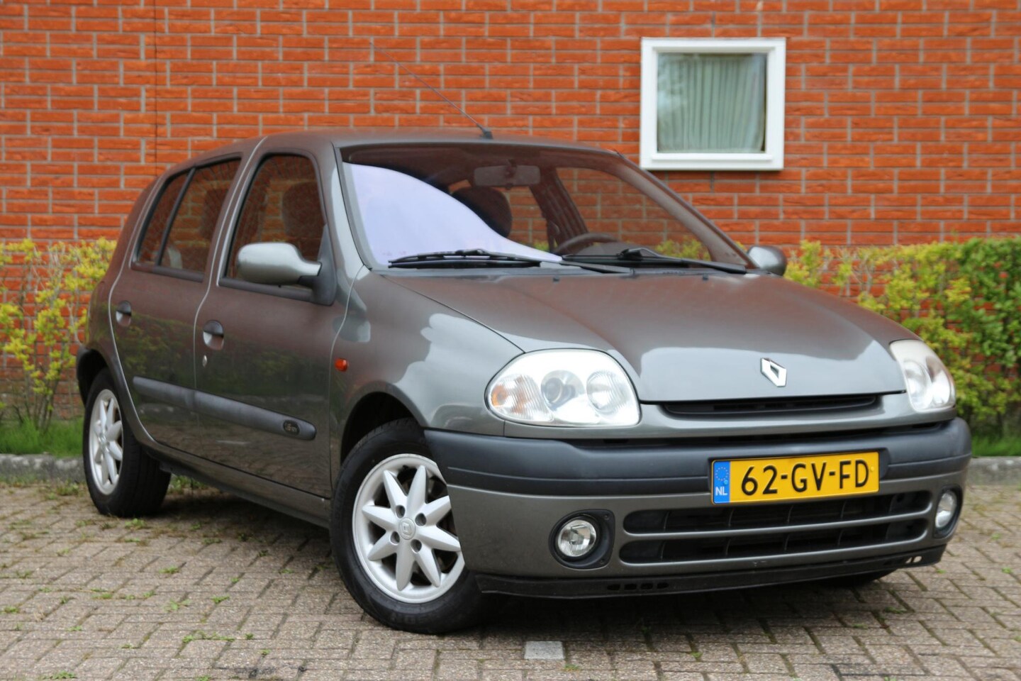 Renault Clio - 1.6-16V RXE | NL-auto | 5 deuren | Airco | Elek. ramen | Centr. deurvergr. | Radio/MP3 | L - AutoWereld.nl