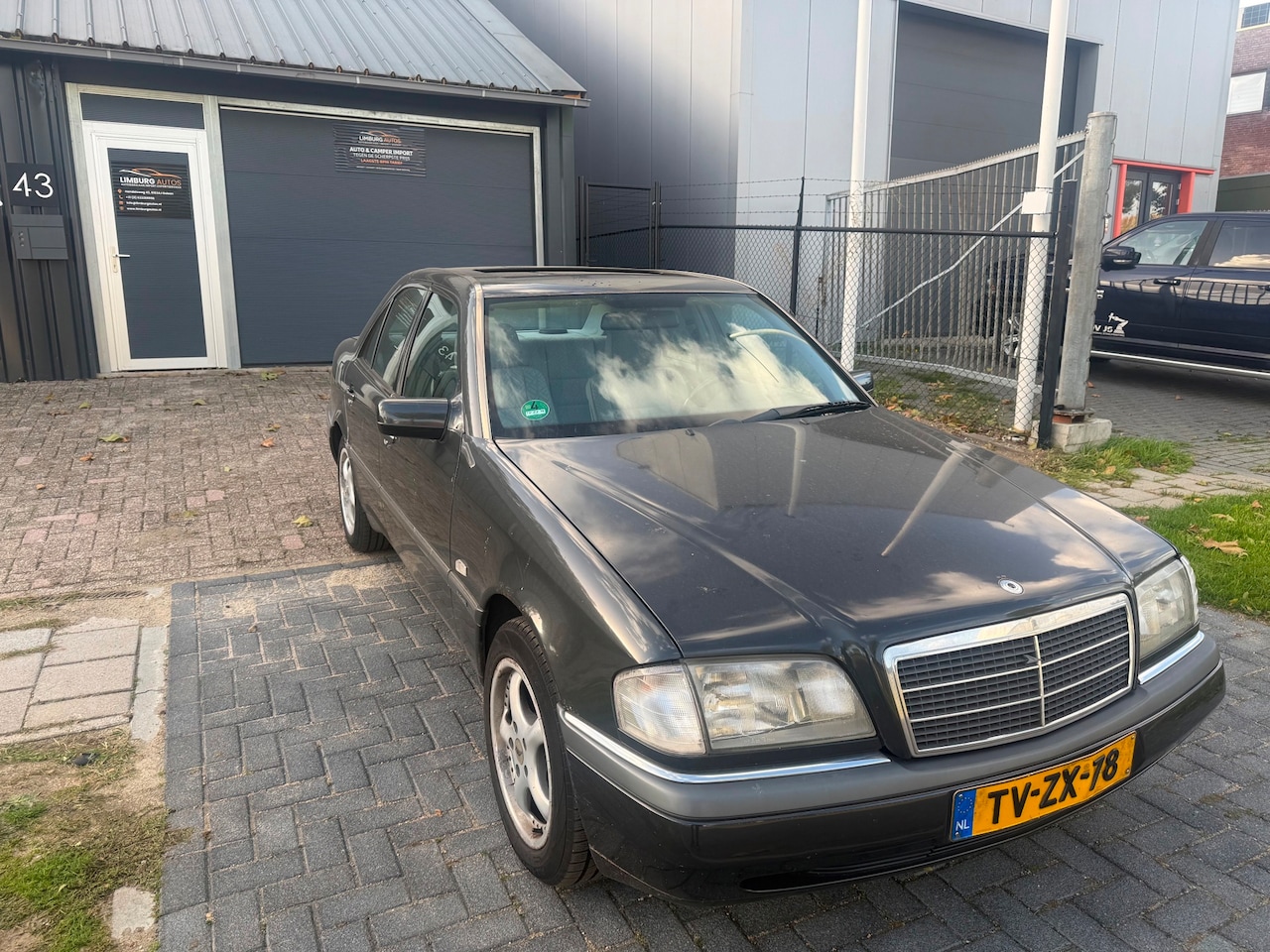 Mercedes-Benz C-klasse - 180 Sedan Elek ramen Schuifdak Trekhaak - AutoWereld.nl