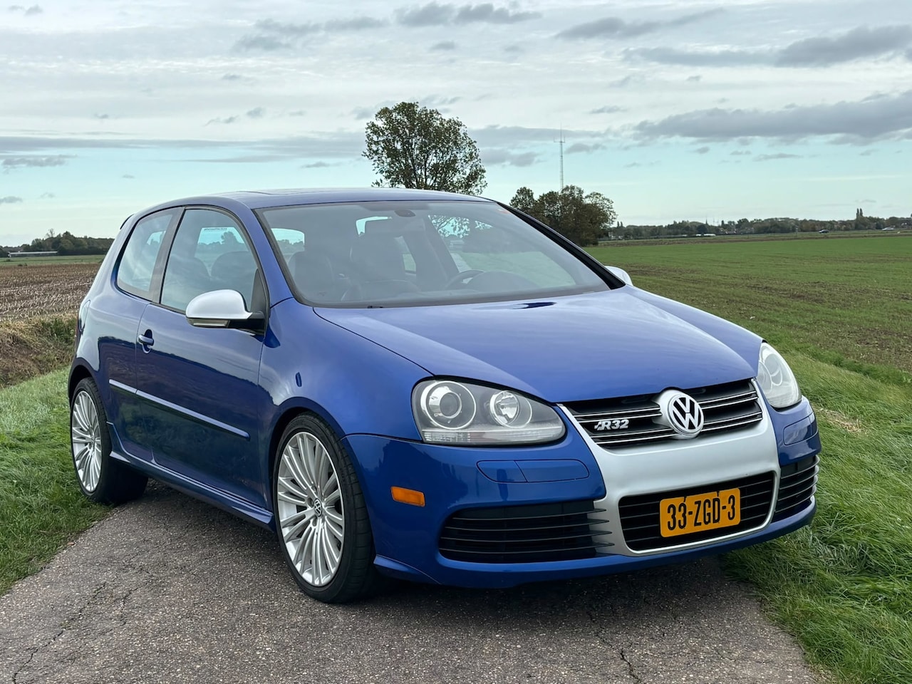 Volkswagen Golf - 3.2 R32 Automaat / Panorama / climate control / Navi - AutoWereld.nl